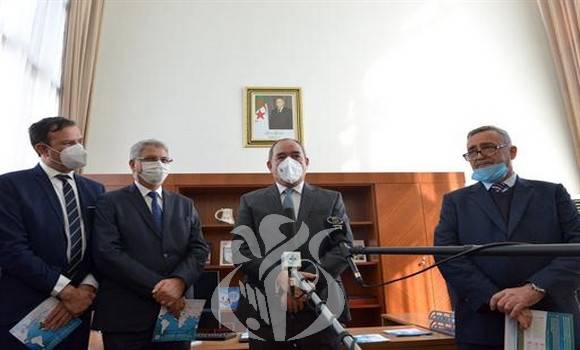 M. Boukadoum inaugure le Bureau d'information et de promotion des investissements et des exportations
